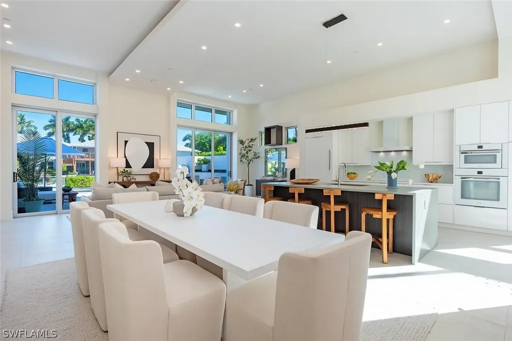 1559 Chesapeake Avenue Naples FL 34102