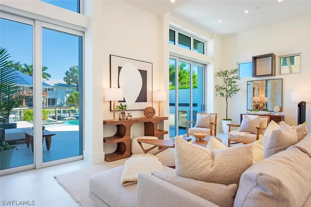 1559 Chesapeake Avenue Naples FL 34102