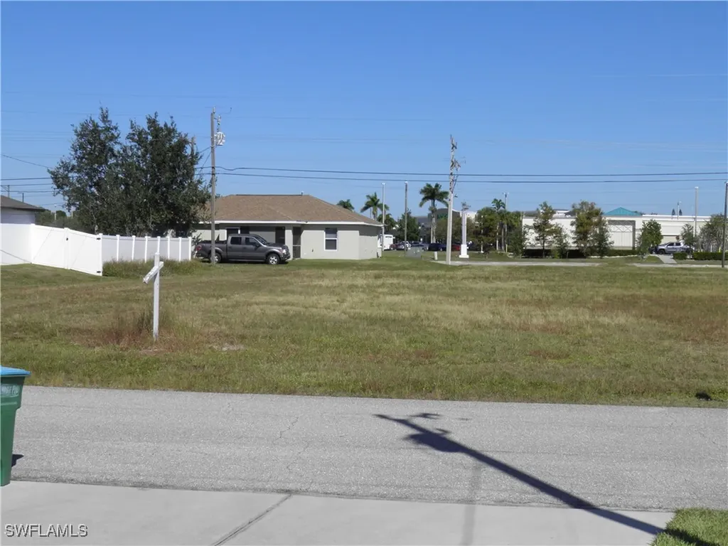 1627 NE 23rd Terrace Cape Coral FL 33909