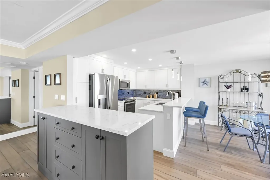 9653 Gulf Shore Drive Naples FL 34108