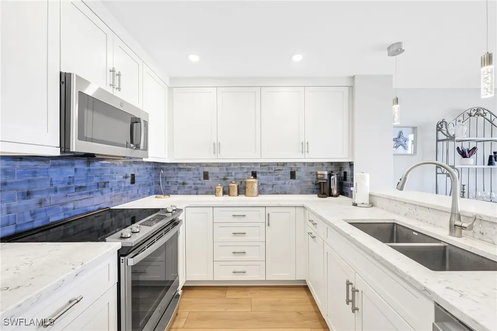 9653 Gulf Shore Drive Naples FL 34108