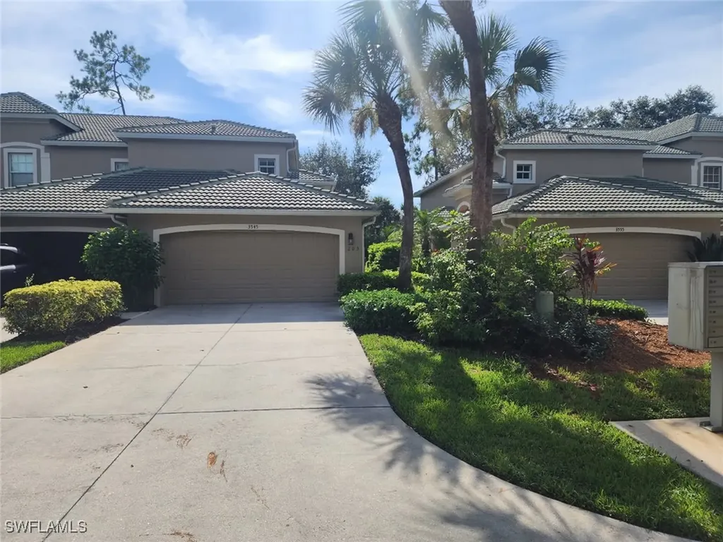 Naples FL, 3545 Laurel Greens Lane N, Unit 203