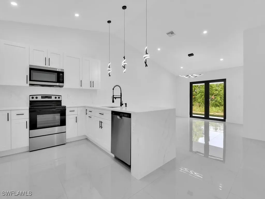 4956/4958 Leonard Boulevard S Lehigh Acres FL 33973