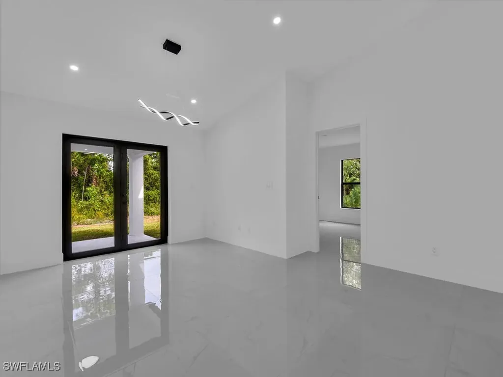 4956/4958 Leonard Boulevard S Lehigh Acres FL 33973
