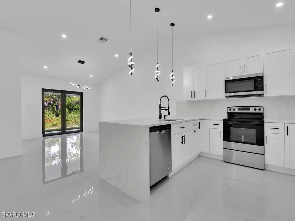 4956/4958 Leonard Boulevard S Lehigh Acres FL 33973