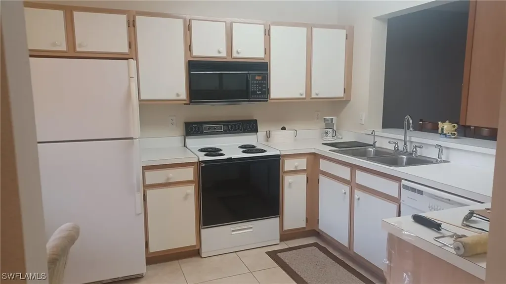 716 Landover Circle Naples FL 34104