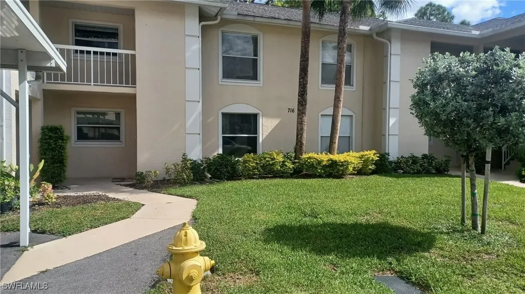 716 Landover Circle Naples FL 34104