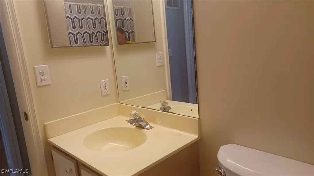 716 Landover Circle Naples FL 34104