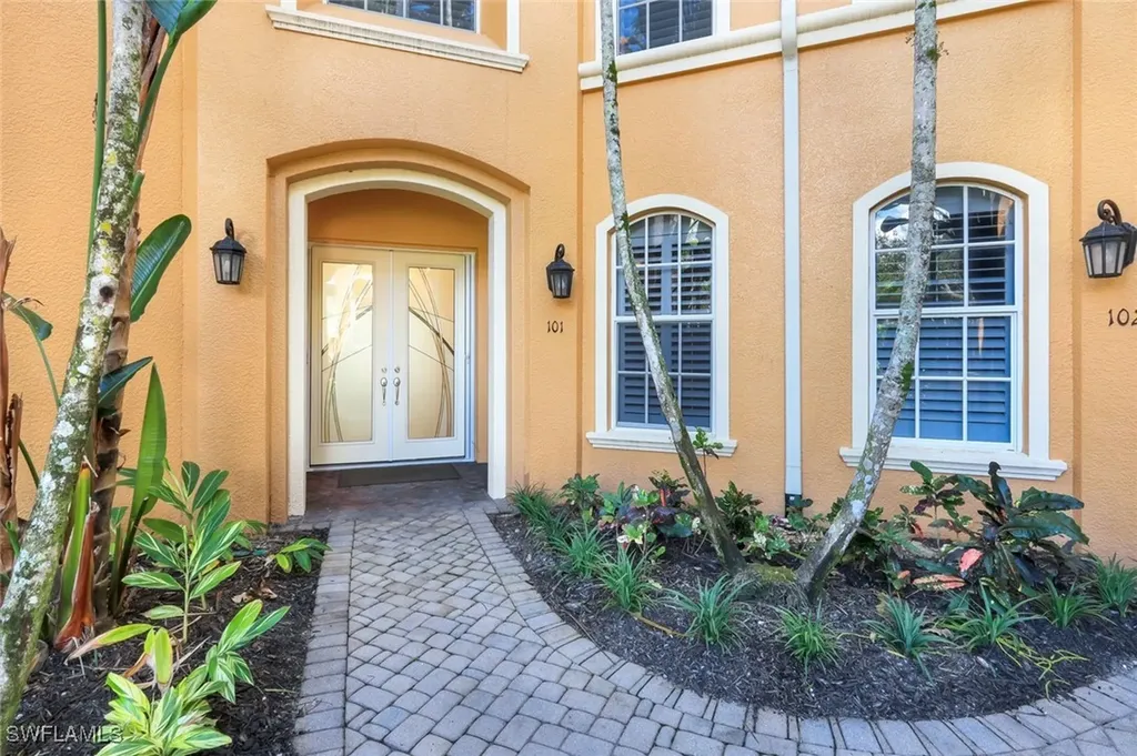 18580 Sandalwood Pointe Fort Myers FL 33908