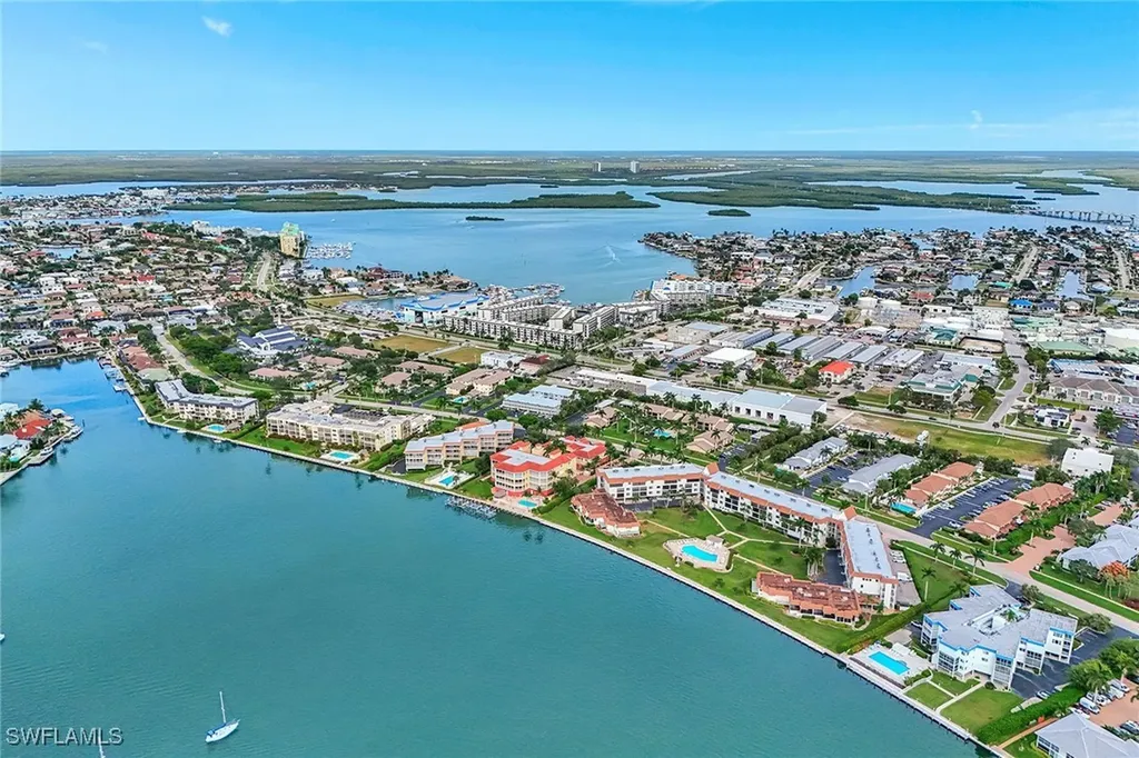 710 W Elkcam Circle Marco Island FL 34145