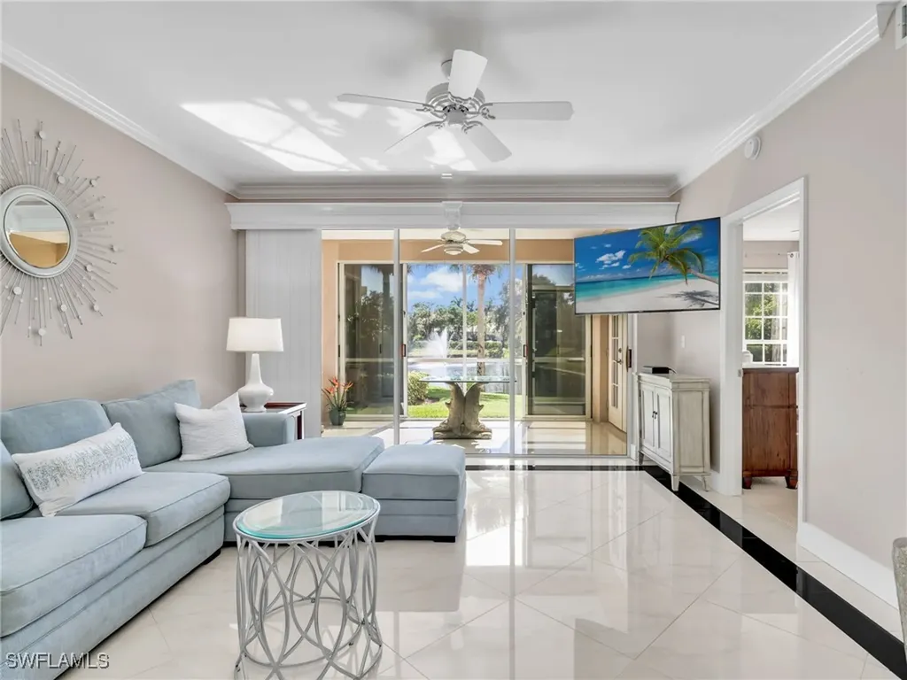 Naples FL, 651 Wiggins Lake Drive, Unit 101