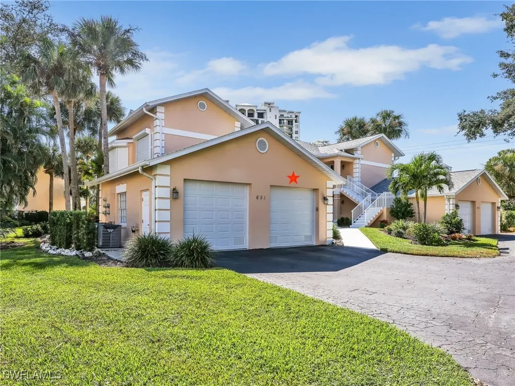 651 Wiggins Lake Drive Naples FL 34110