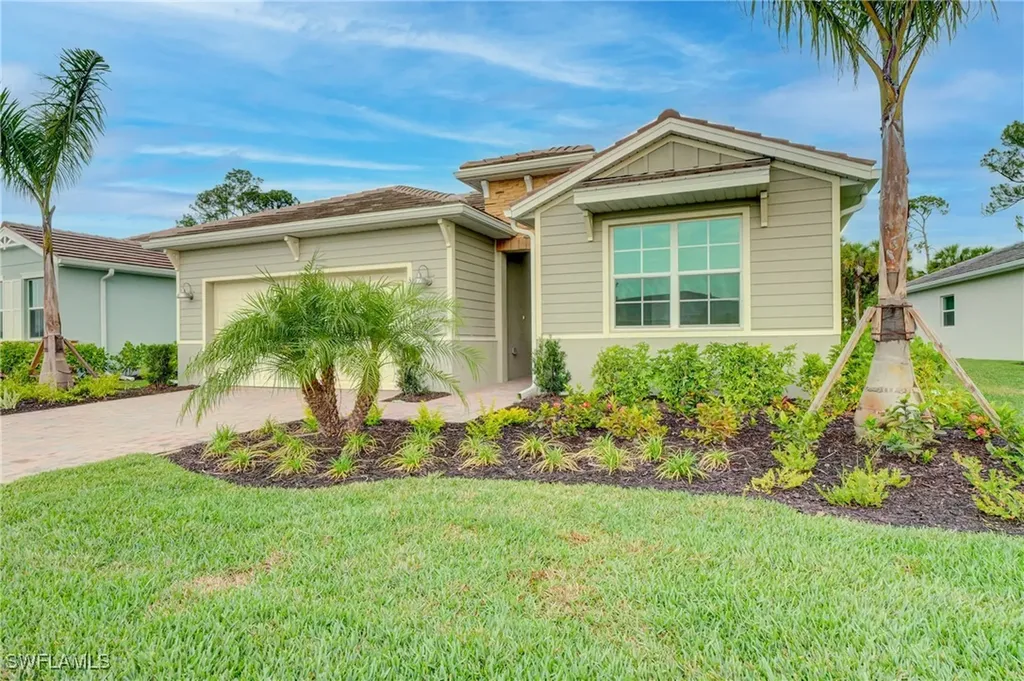 335 Tamarindo Lane Naples FL 34114