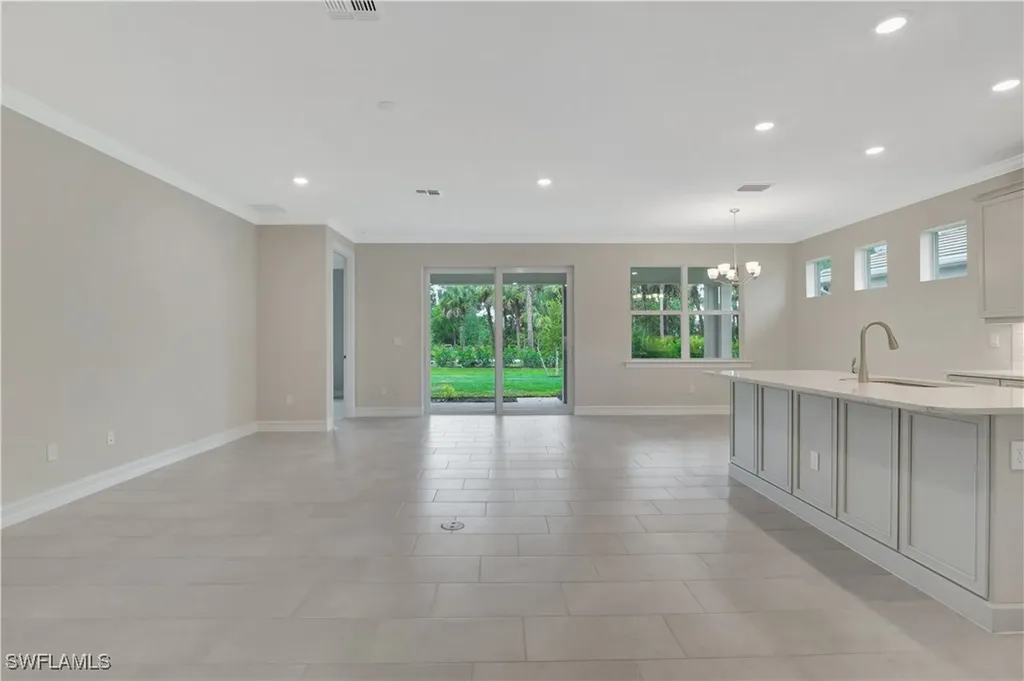 335 Tamarindo Lane Naples FL 34114