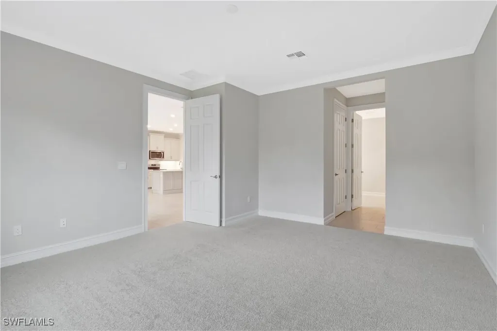 335 Tamarindo Lane Naples FL 34114