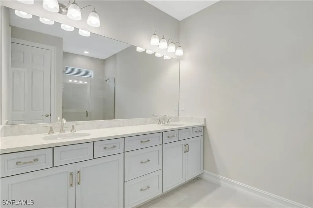 335 Tamarindo Lane Naples FL 34114