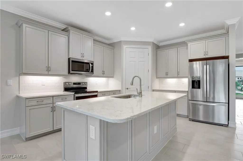 335 Tamarindo Lane Naples FL 34114