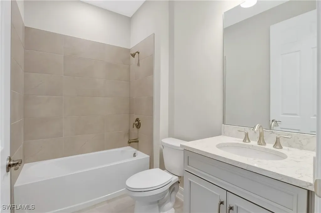 335 Tamarindo Lane Naples FL 34114
