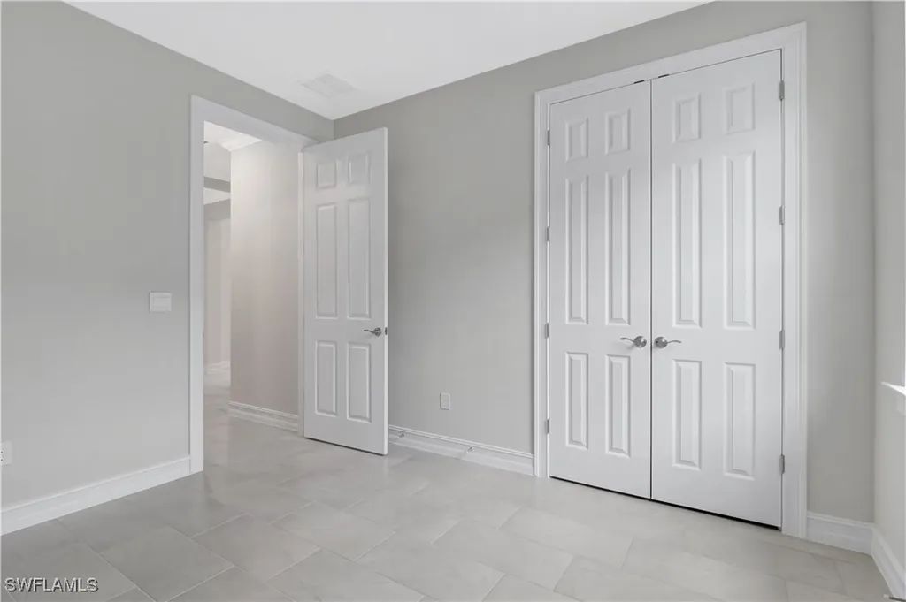 335 Tamarindo Lane Naples FL 34114