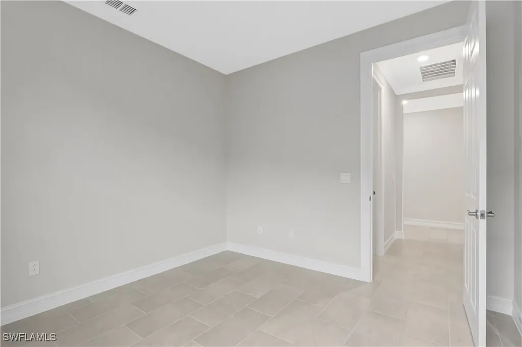 335 Tamarindo Lane Naples FL 34114