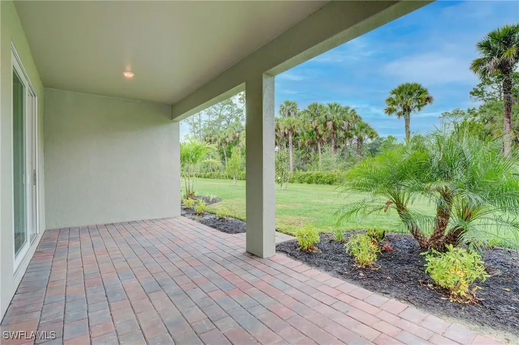 335 Tamarindo Lane Naples FL 34114