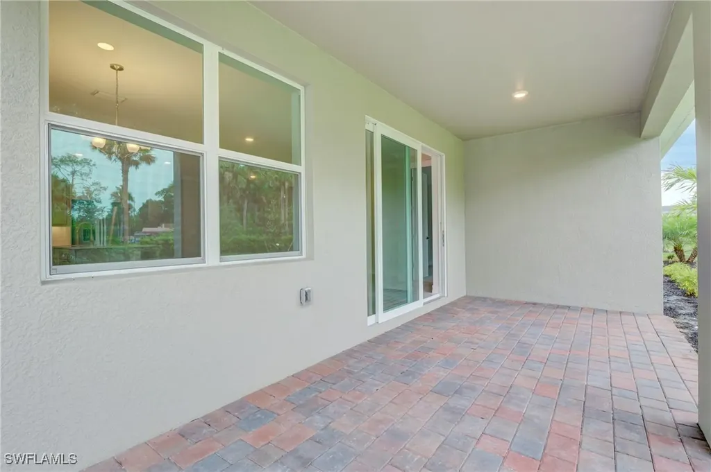 335 Tamarindo Lane Naples FL 34114