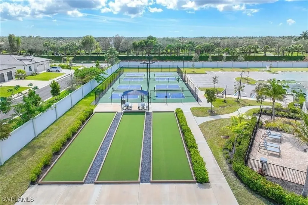 335 Tamarindo Lane Naples FL 34114