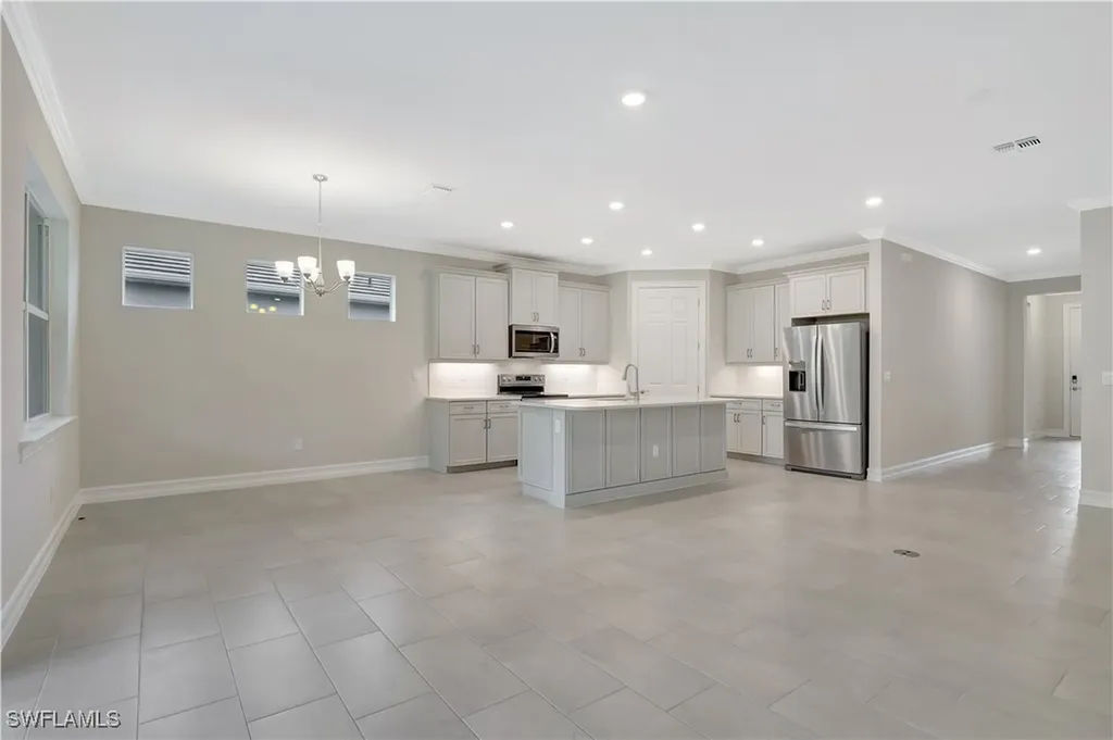 335 Tamarindo Lane Naples FL 34114