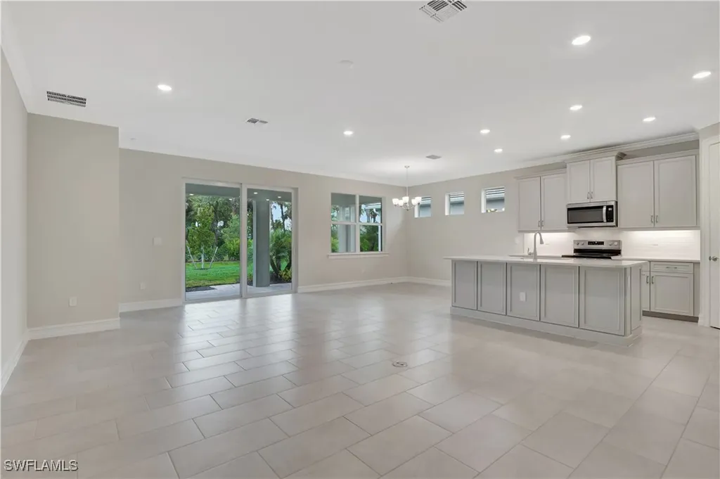335 Tamarindo Lane Naples FL 34114