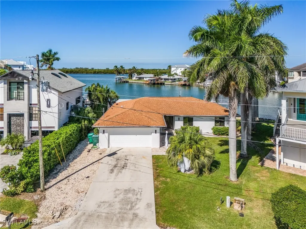 121 Jamaica Drive Naples FL 34113