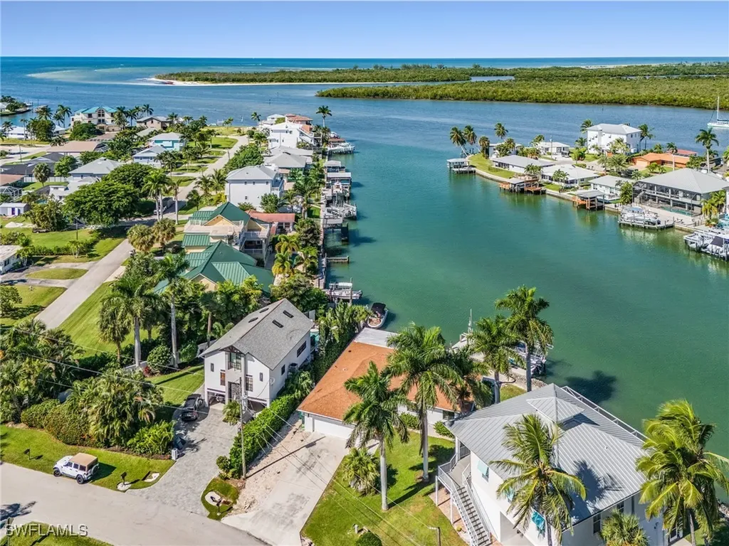 121 Jamaica Drive Naples FL 34113