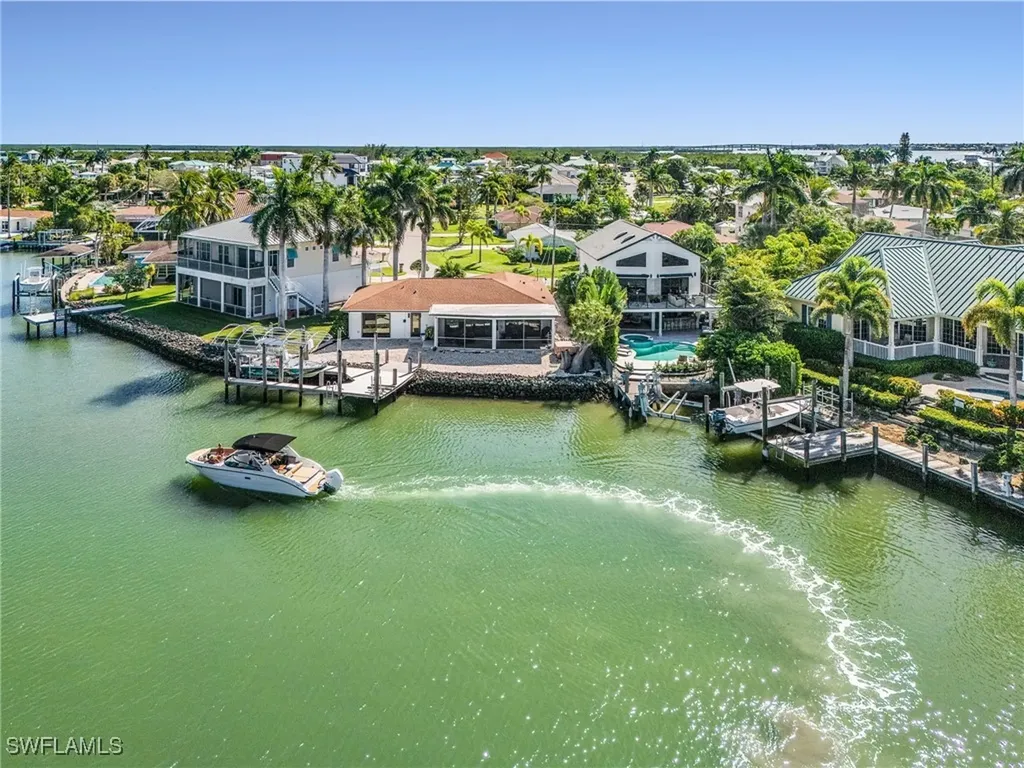 121 Jamaica Drive Naples FL 34113