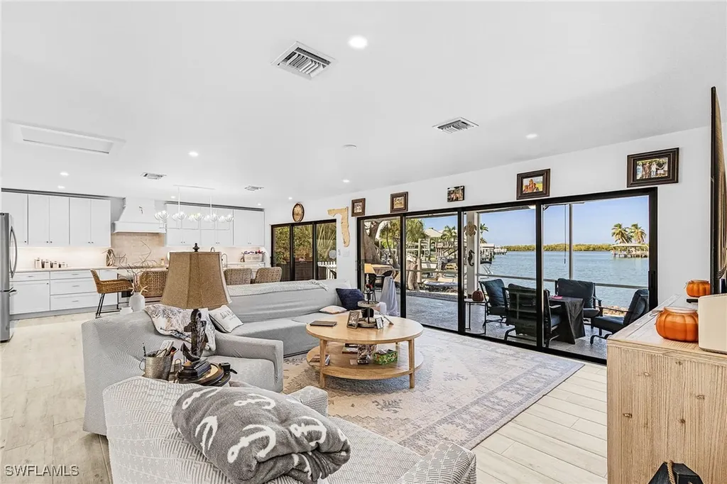 121 Jamaica Drive Naples FL 34113