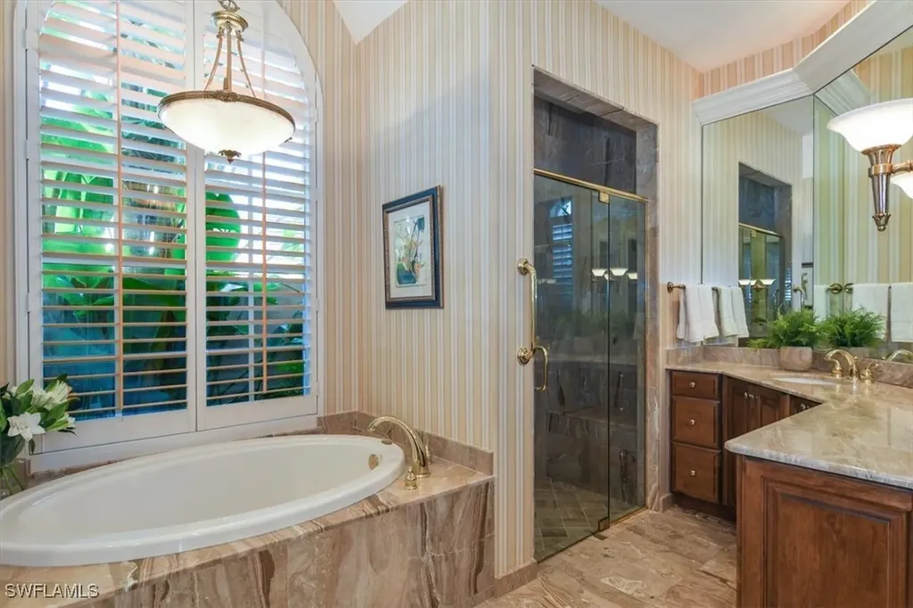 396 Edgemere Way E Naples FL 34105