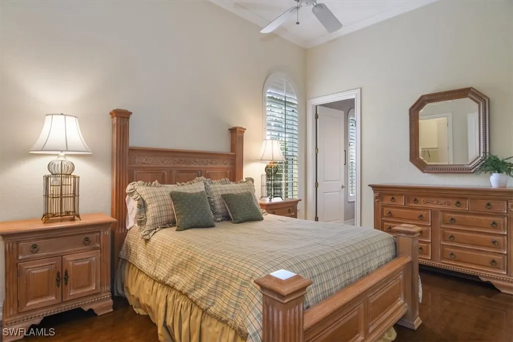 396 Edgemere Way E Naples FL 34105