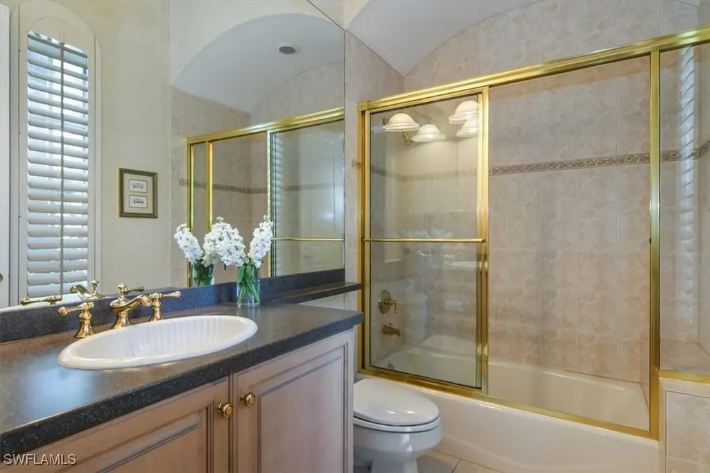 396 Edgemere Way E Naples FL 34105