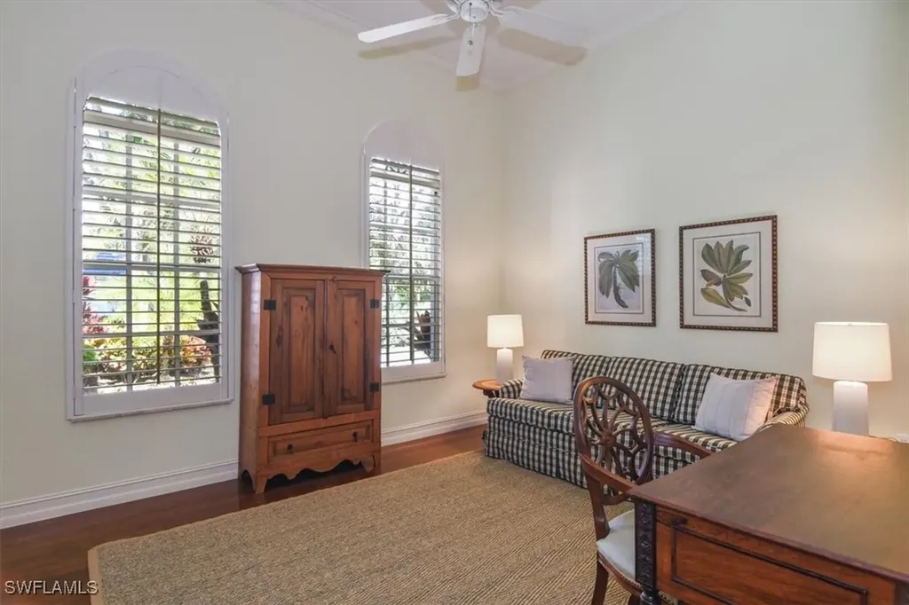 396 Edgemere Way E Naples FL 34105