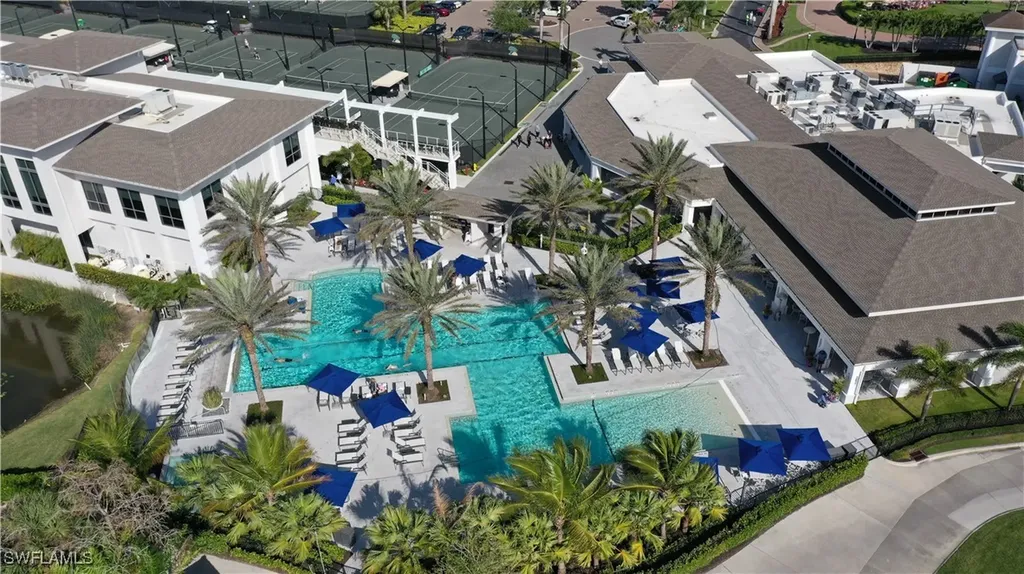 396 Edgemere Way E Naples FL 34105