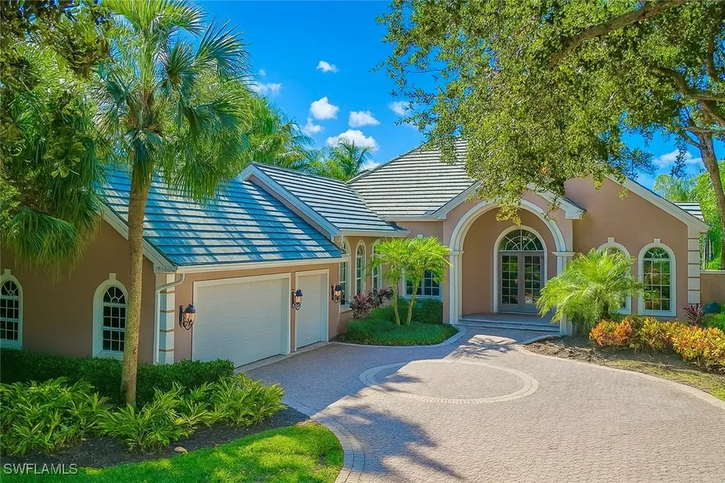 396 Edgemere Way E Naples FL 34105