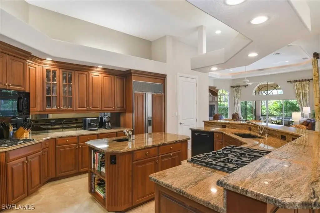 396 Edgemere Way E Naples FL 34105