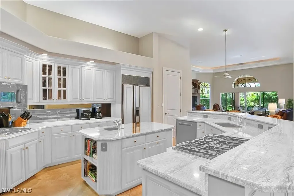 396 Edgemere Way E Naples FL 34105