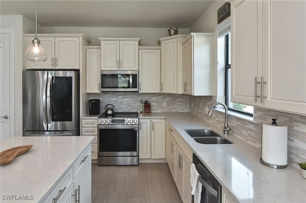 19375 Elston Way Estero FL 33928