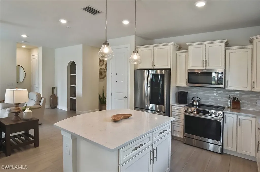 19375 Elston Way Estero FL 33928
