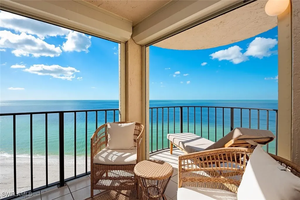 Naples FL, 3115 Gulf Shore Boulevard N, Unit 706S
