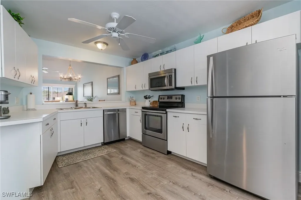484 Belina Drive Naples FL 34104