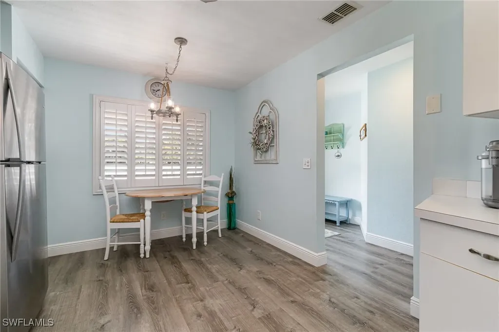 484 Belina Drive Naples FL 34104
