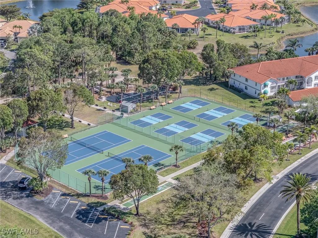 484 Belina Drive Naples FL 34104
