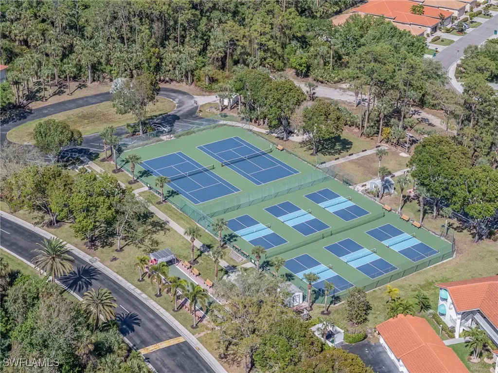 484 Belina Drive Naples FL 34104