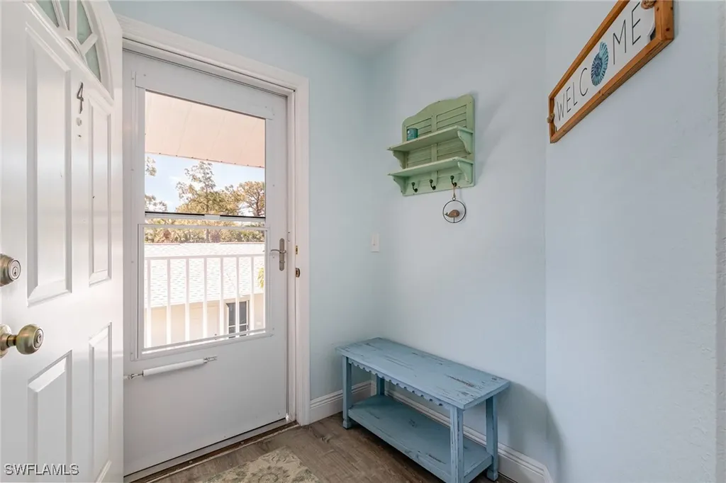 484 Belina Drive Naples FL 34104