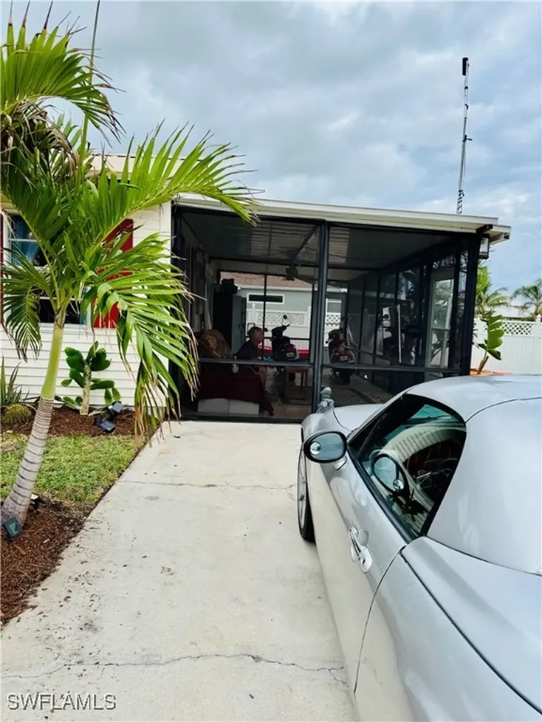 4728 Jackfish Street Bonita Springs FL 34134